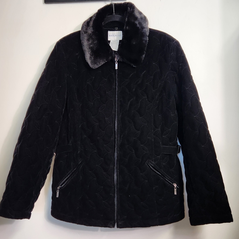 Vintage White Stag Black Quilted Women's Jacket Size L.  #G08